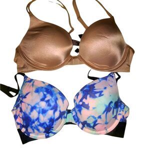 Push up style bra.